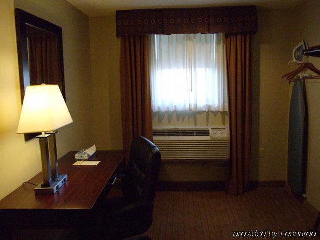 St Charles Hotel Downtown Hudson Room photo