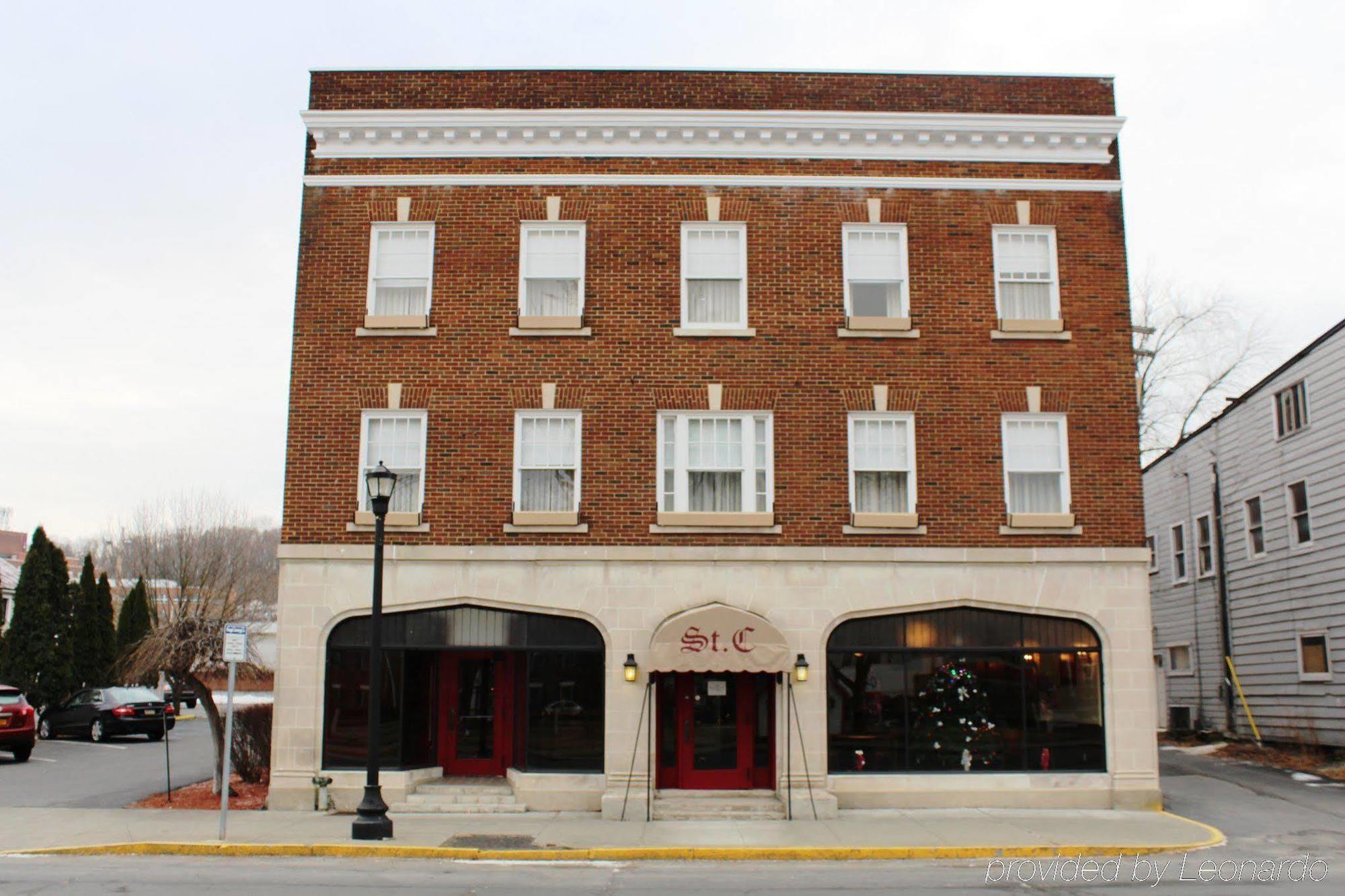 St Charles Hotel Downtown Hudson Exterior photo